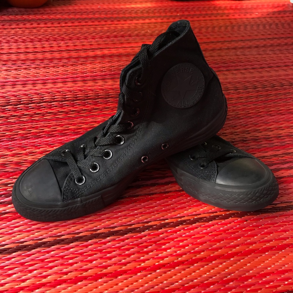 Black high top converse